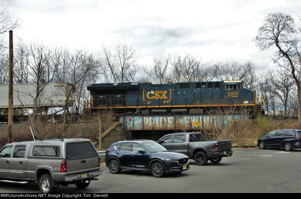 CSX 3442 on I032